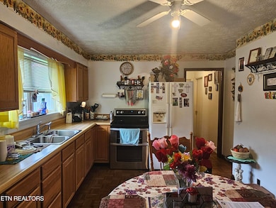 101 Earle Ln, Middlesboro, KY 40965 - photo 7