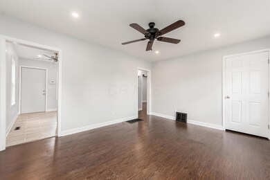 T 2750 Hiawatha St00001