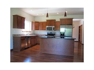 Kitchen. maple cabinets
