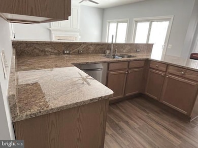 12374 Grantley Ct, Woodbridge, VA 22192 - photo 5