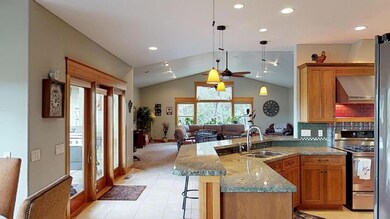 221 Harpazo Ln, Grants Pass, OR 97527 - photo 6