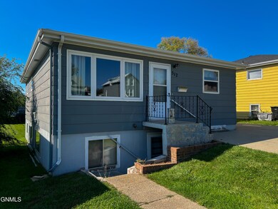 512 N 19th St, Bismarck, ND 58501 - photo 2