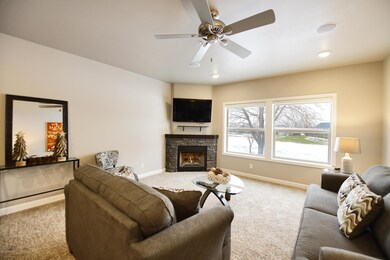 3a Golf Course Views & Fireplace