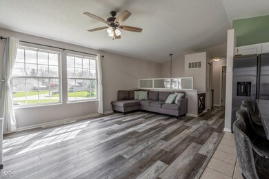 8231 N Chaucer Ct, Columbus, IN 47201 - photo 7