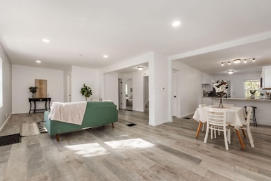 009_9f67ede_M 270 Westview009