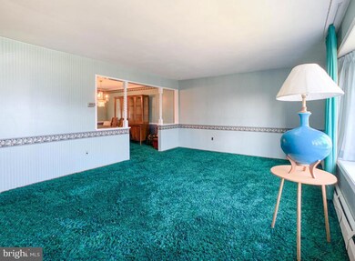 186 Fletcher Dr, Morrisville, PA 19067 - photo 3