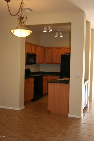 Kitchen & Dining