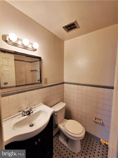 711 Forrest St unit STUDIO APT, Conshohocken, PA 19428 - photo 4