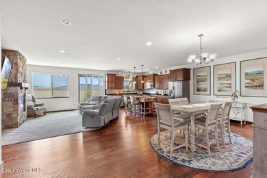 14094NPristineCir-3