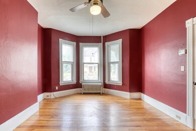 524 Pleasant St unit C, Holyoke, MA 01040 - photo 3