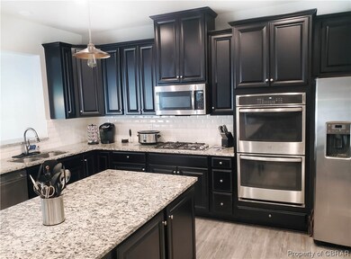 Kitchen Island, Granite Counters, Stainless Steel