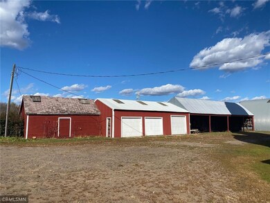 Detached Garage/Machine shed