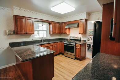 1202 Ravenswood Dr, Lansing, MI 48917 - photo 6