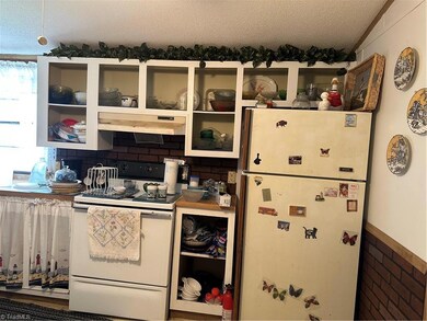 4832 Vienna Dozier Rd, Pfafftown, NC 27040 - photo 6