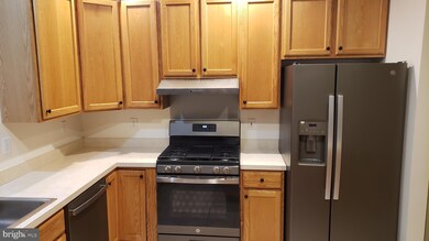 21110 Hickory Forest Way, Germantown, MD 20876 - photo 3