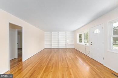 202 Conewood Ave, Reisterstown, MD 21136 - photo 3