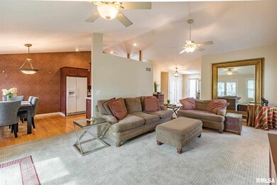 4801 N Division St unit B, Davenport, IA 52806 - photo 5