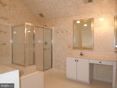 2553 James Monroe Cir, Herndon, VA 20171 - photo 5