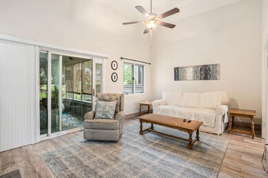 8 Duffers Court C - Living