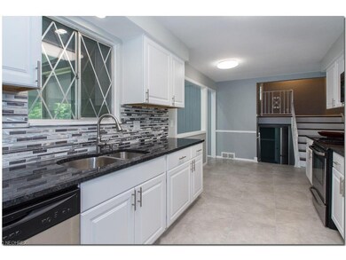 Incredible Kitchen that               Features Whi
