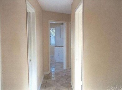 446 W Peach St, Compton, CA 90222 - photo 4