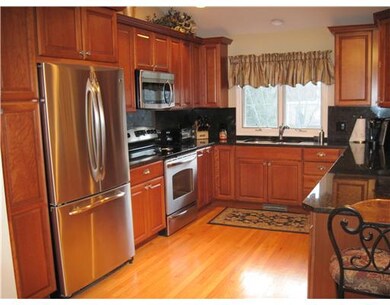 307 Dean Ridge Ct, Cranston, RI 02920 - photo 5