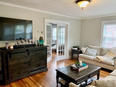 48 Loveland Rd unit 1, Brookline, MA 02445 - photo 3