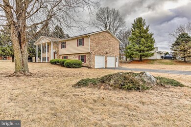 19203 Paradise Manor Dr, Hagerstown, MD 21742 - photo 2