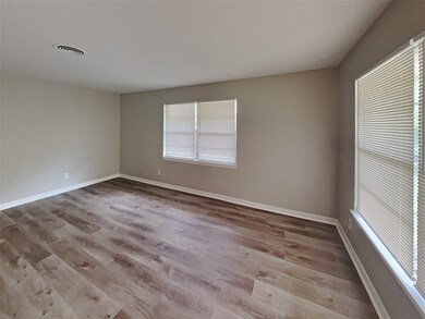 7203 Gore Dr, Houston, TX 77016 - photo 4