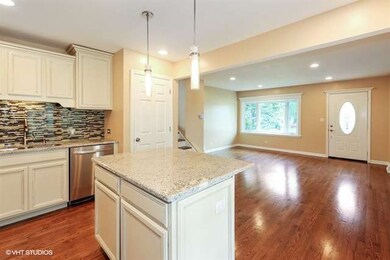 625 W Gladys Ave, Elmhurst, IL 60126 - photo 3