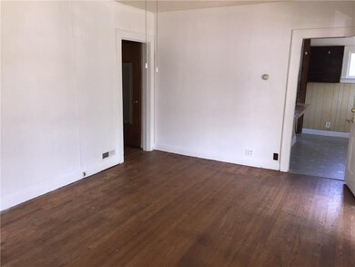 115 W 8th St S, Newton, IA 50208 - photo 3