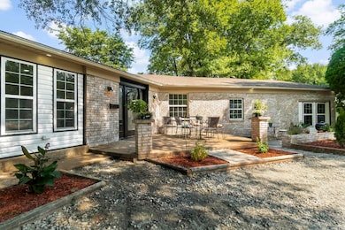 9320 Cloverhill Rd, Little Rock, AR 72205 - photo 5