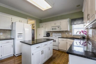 13998 W 147th Terrace, Olathe, KS 66062 - photo 6