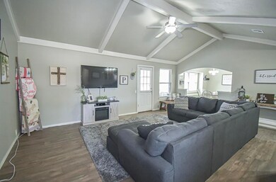 1007 E 12th St, Cushing, OK 74023 - photo 3