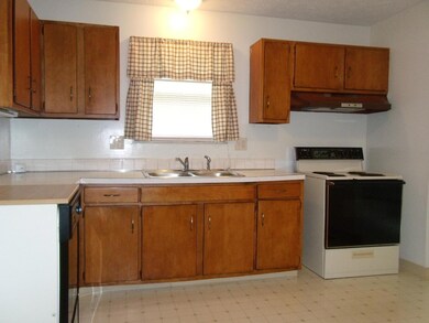 4938 Silverton Dr, Columbus, OH 43232 - photo 7