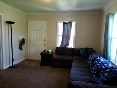 Living room - Nice size rooms , carpet is in good 
