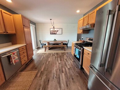 706 Aster Ct, Bourbon, IN 46504 - photo 4