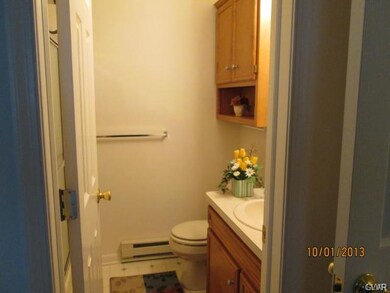 867 Cold Spring Rd unit 10, Allentown, PA 18103 - photo 2