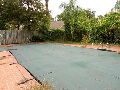 Swimming Pool/Hot Tub/Sauna.