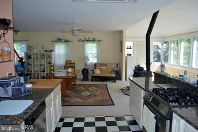 4078 Honeysuckle Dr, Edgewater, MD 21037 - photo 3