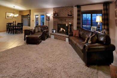 FAMILY ROOM OPEN TO BREAKFAST AREA