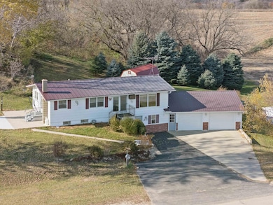 2162 Lycurgus Rd, Lansing, IA 52151 - photo 2