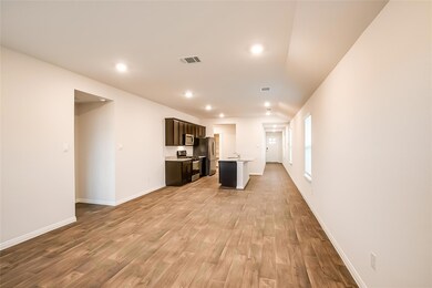 490 Evergreen Sumac Loop, Kyle, TX 78640 - photo 7