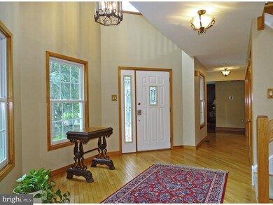 325 Cottonwood Dr, Langhorne, PA 19047 - photo 2