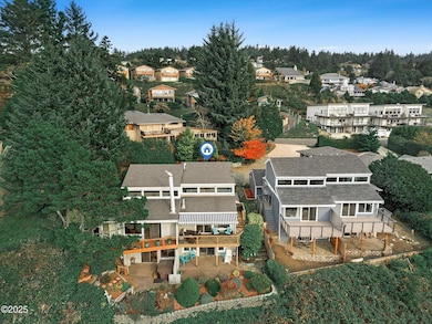 822 SE 5th St unit 2, Newport, OR 97365 - photo 4