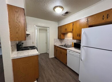 202 Jackson St unit 2, Weatherford, TX 76086 - photo 4