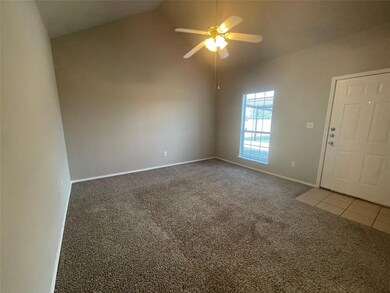120 Collett Ct unit 122, Weatherford, TX 76088 - photo 2