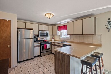 B6 Franklin Square unit B6, Randolph, MA 02368 - photo 7