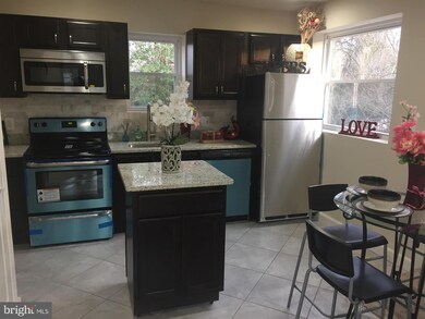 910 Brooke Rd, Capitol Heights, MD 20743 - photo 2