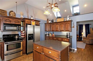 191 Maple Creek Dr, Statesville, NC 28625 - photo 2